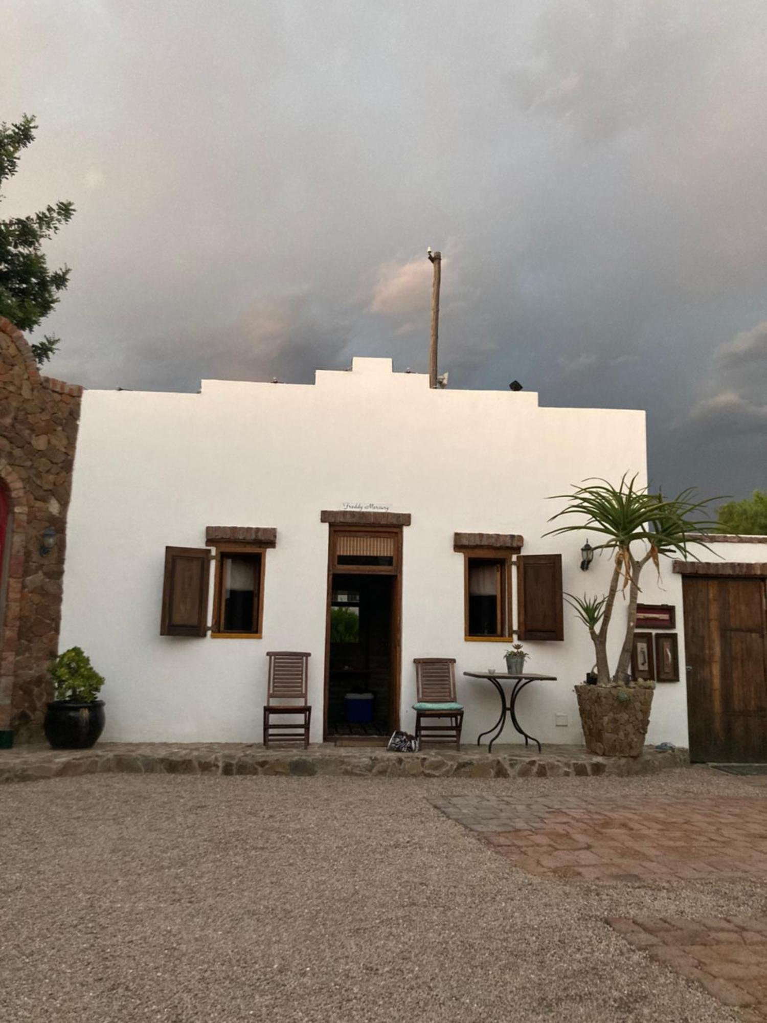 Villa Contessa Beaufort West Exterior photo